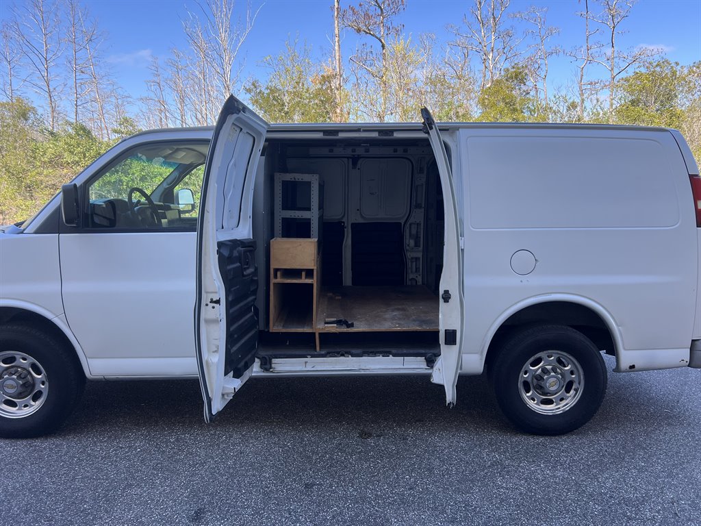 2004 Chevrolet Express 2500 2500 photo