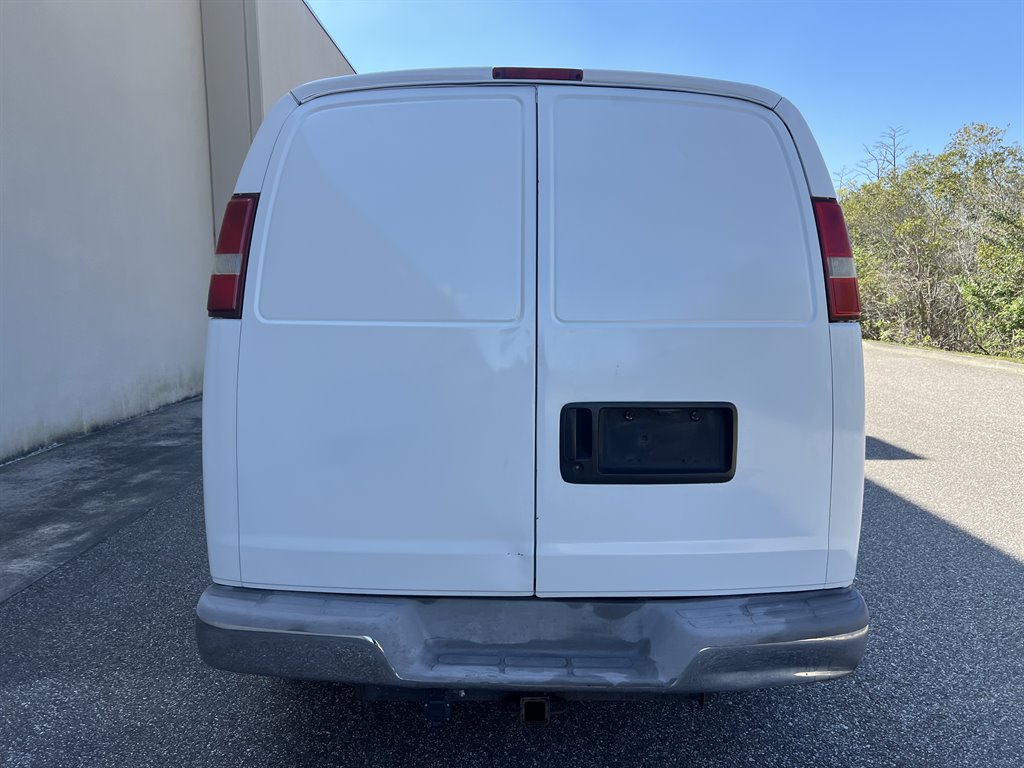 2004 Chevrolet Express 2500 2500 photo