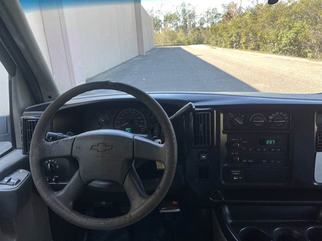 2004 Chevrolet Express 2500 2500 photo