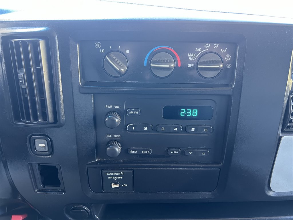 2004 Chevrolet Express 2500 2500 photo