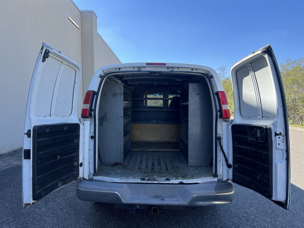 2004 Chevrolet Express 2500 2500 photo