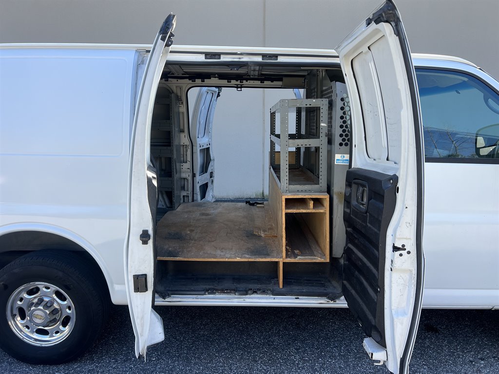 2004 Chevrolet Express 2500 2500 photo