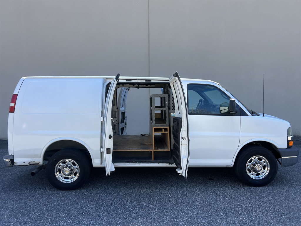 2004 Chevrolet Express 2500 2500 photo