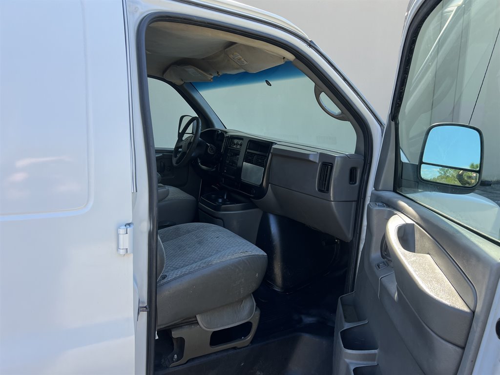 2004 Chevrolet Express 2500 2500 photo