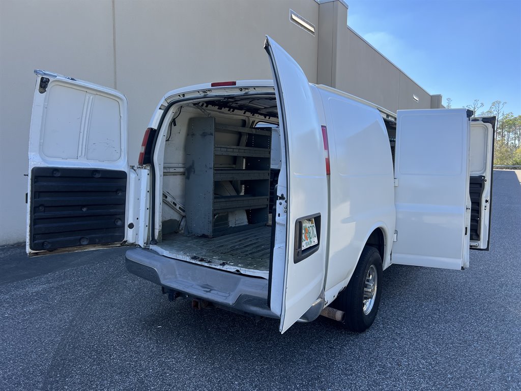 2004 Chevrolet Express 2500 2500 photo