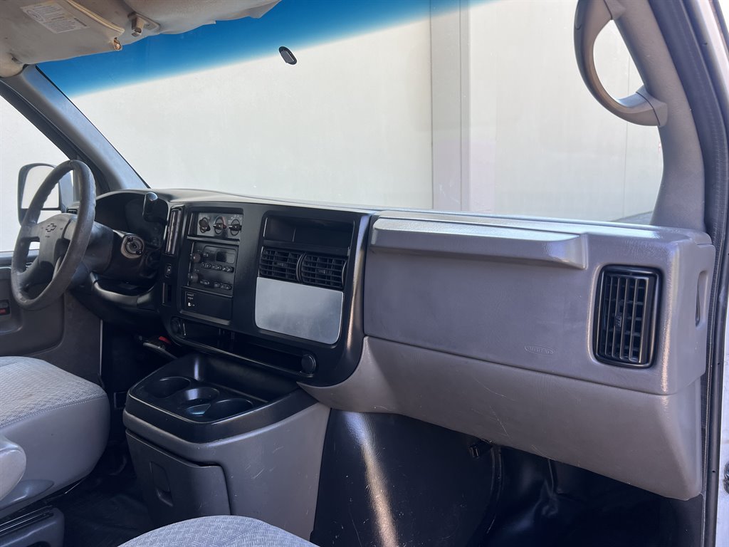 2004 Chevrolet Express 2500 2500 photo