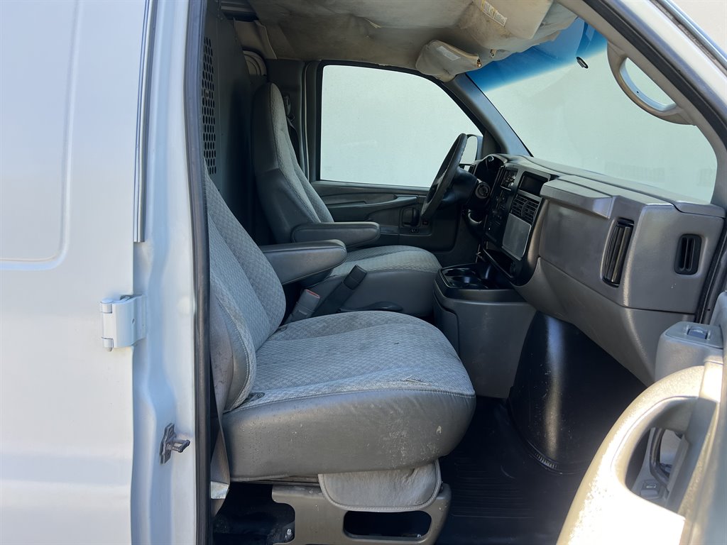 2004 Chevrolet Express 2500 2500 photo