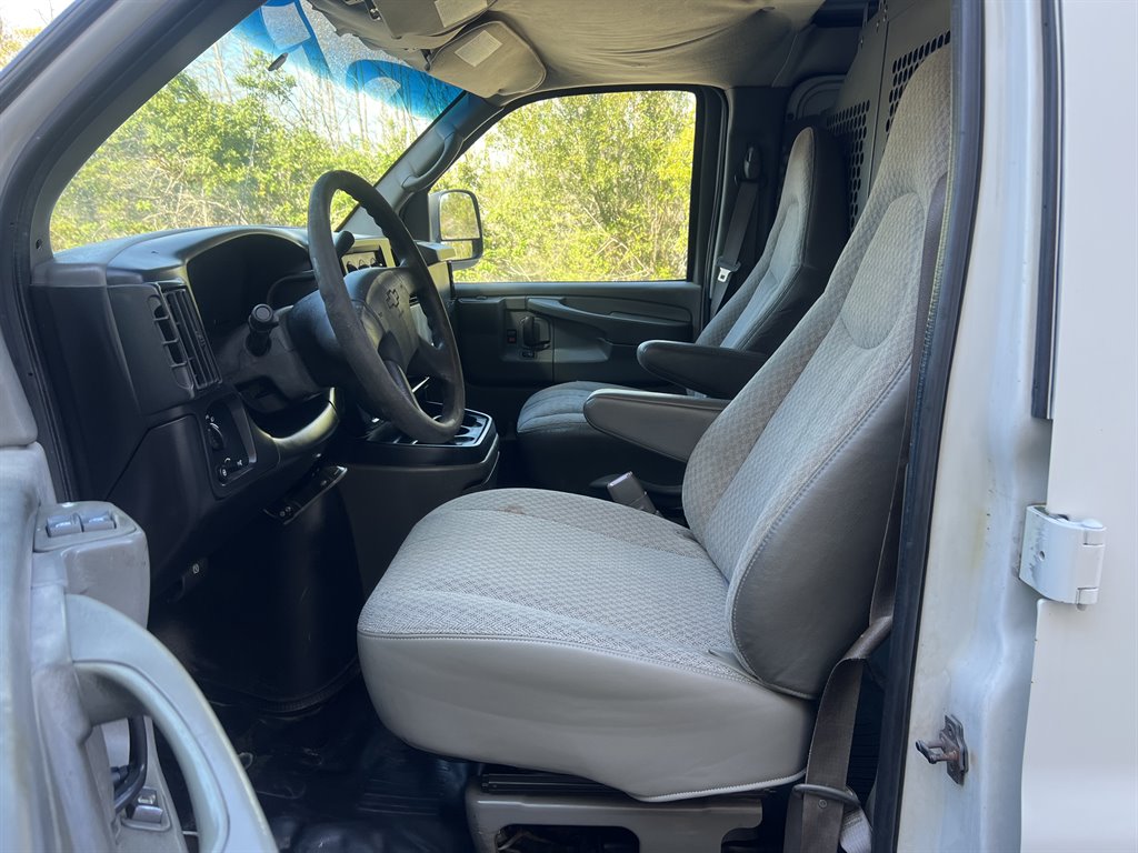 2004 Chevrolet Express 2500 2500 photo