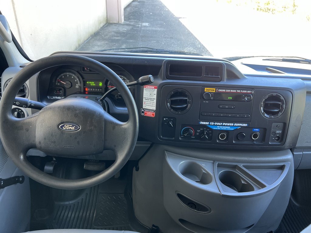 2011 Ford E-450 - $5,999