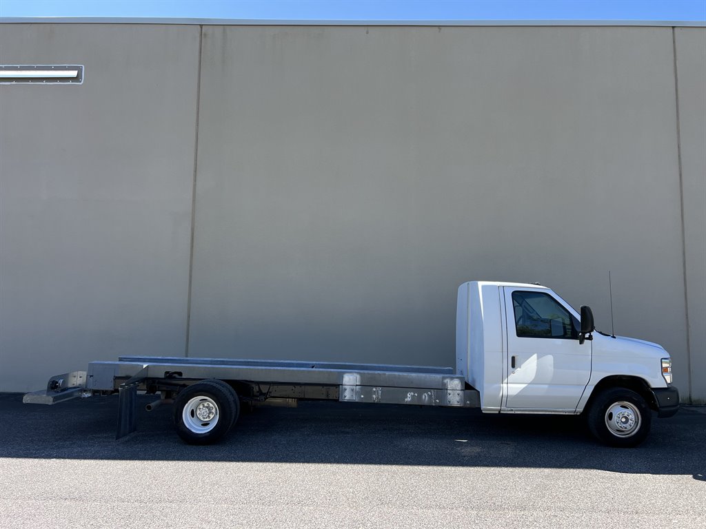 2011 Ford E-450 - $5,999