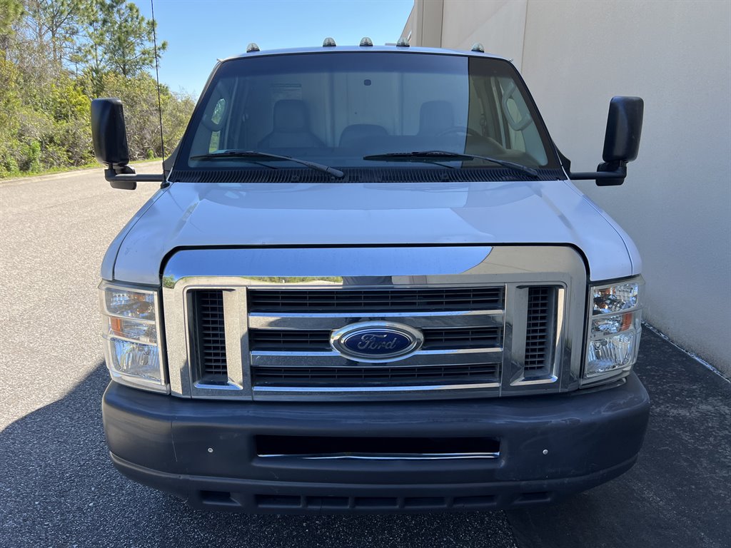 2011 Ford E-450 - $5,999