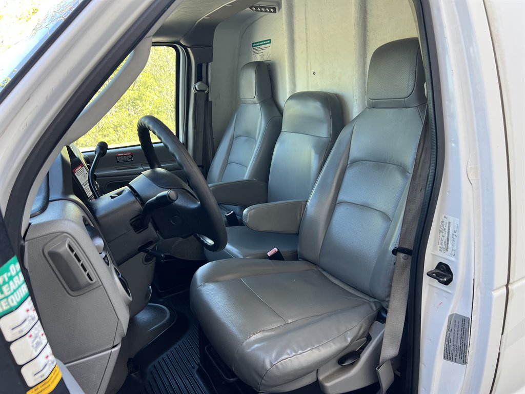 2011 Ford E-450 - $5,999