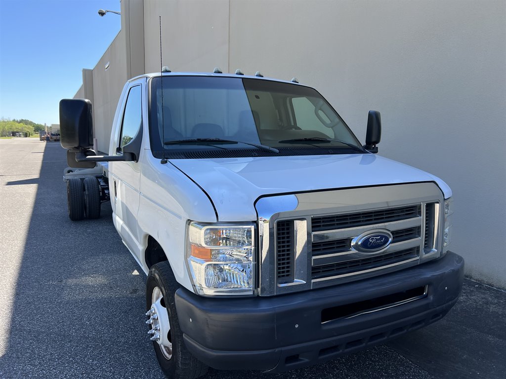 2011 Ford E-450 - $5,999