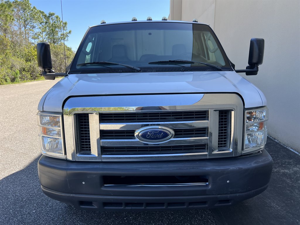 2011 Ford E-450 - $5,999