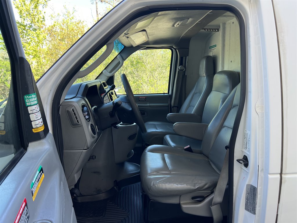 2011 Ford E-450 - $5,999