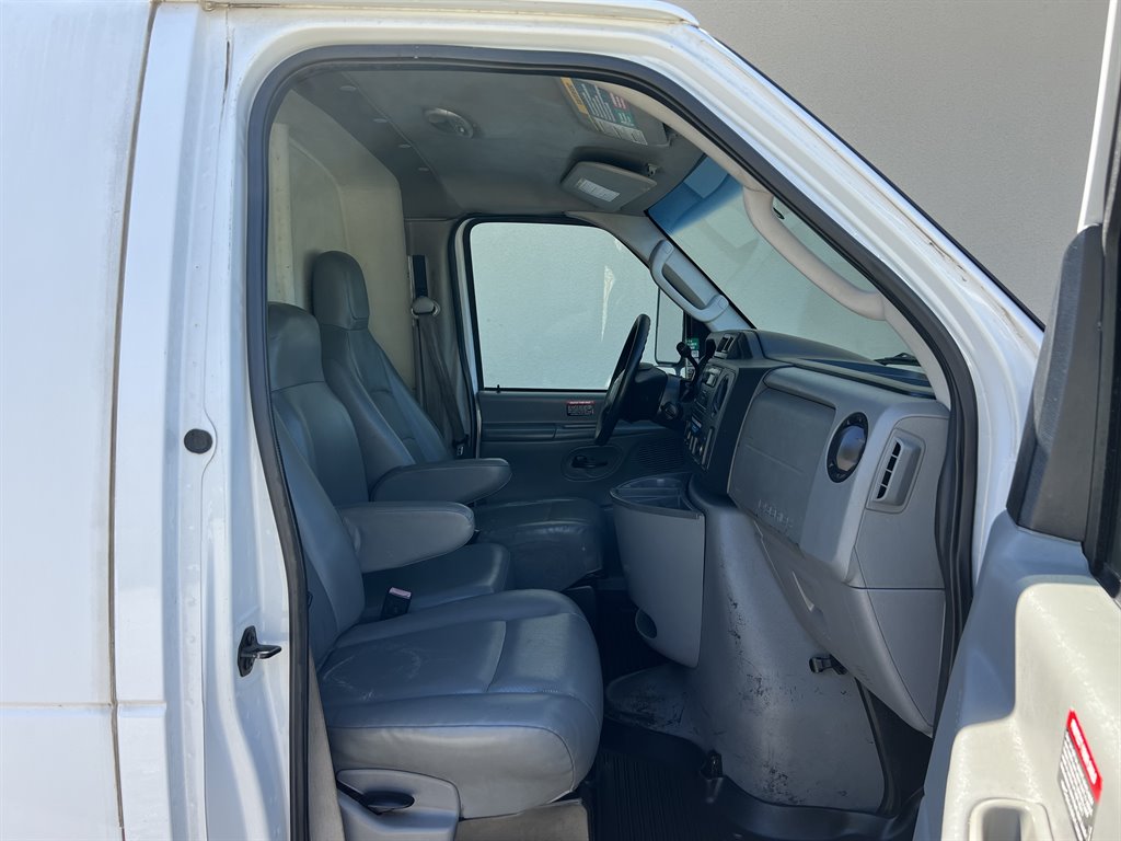 2011 Ford E-450 - $5,999