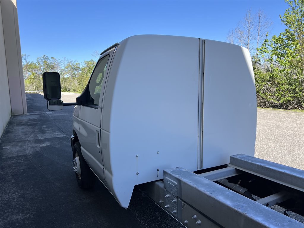 2011 Ford E-450 - $5,999