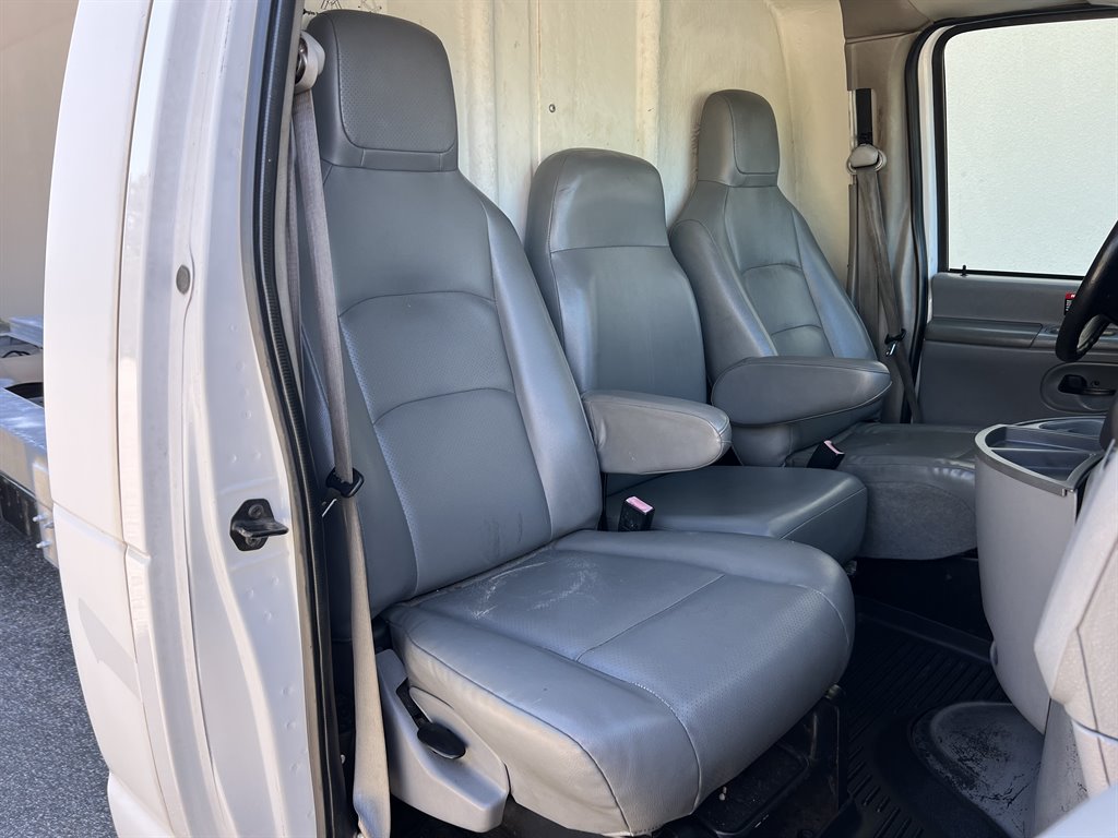 2011 Ford E-450 - $5,999