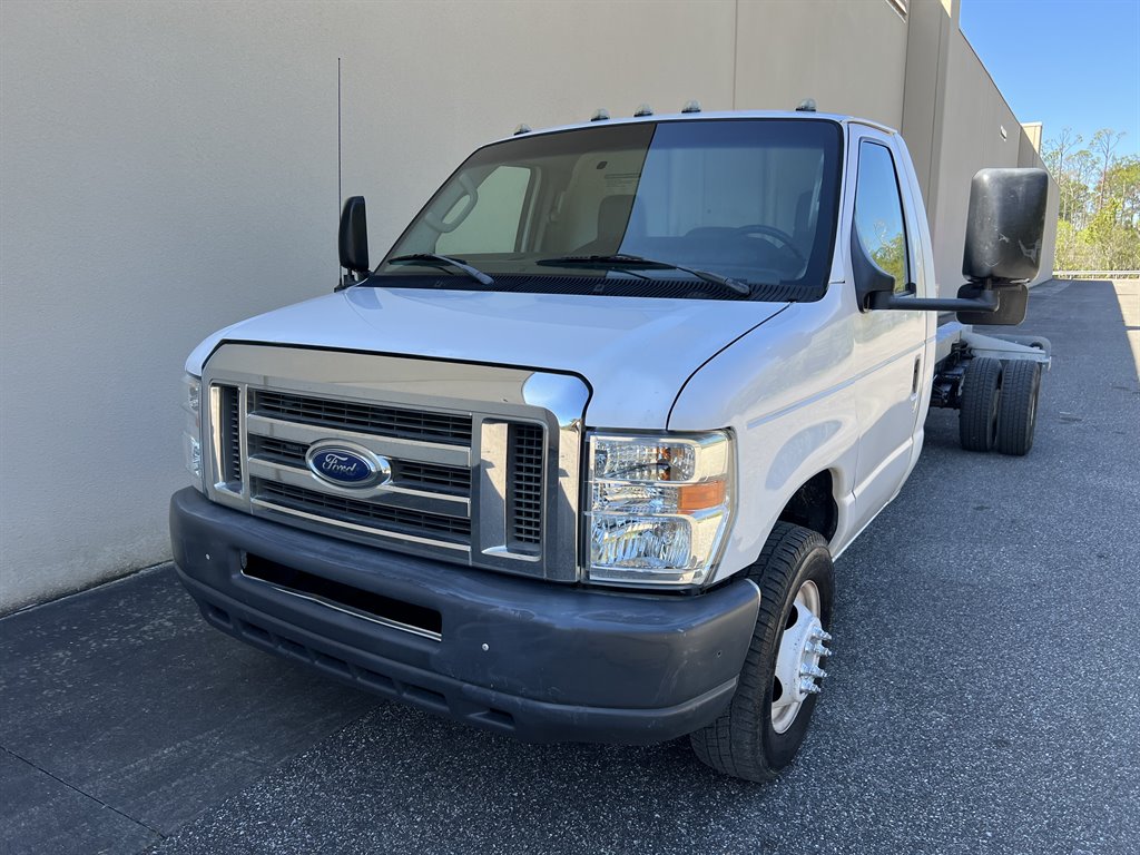 2011 Ford E-450 - $5,999