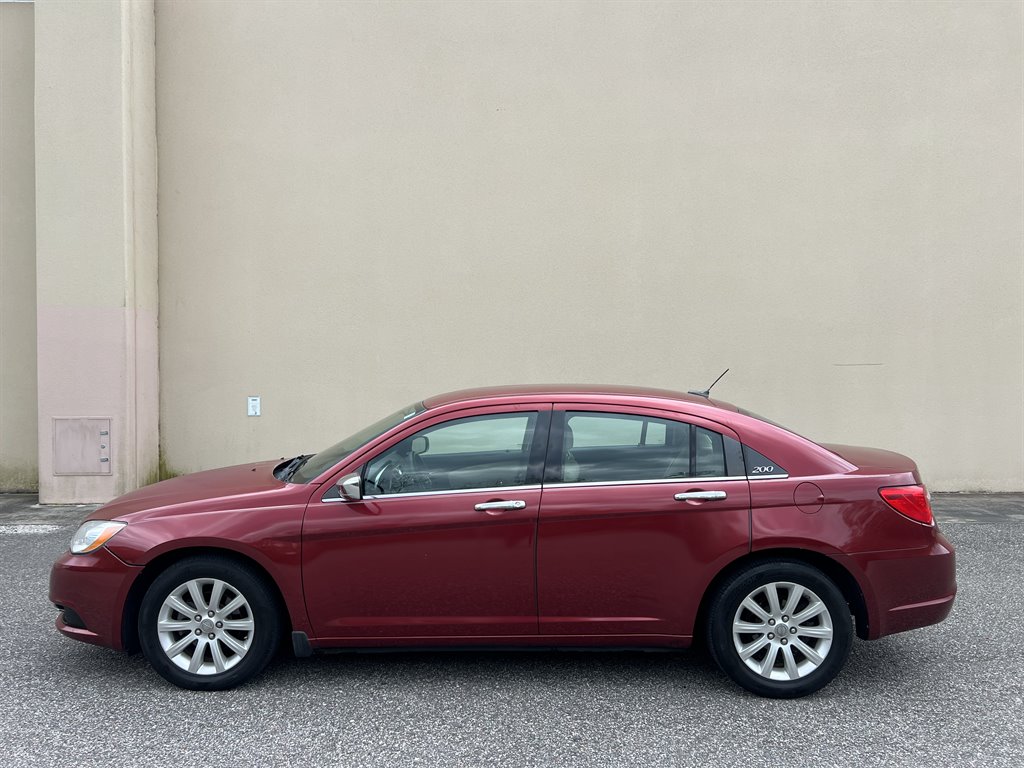 2014 Chrysler 200 - $4,199