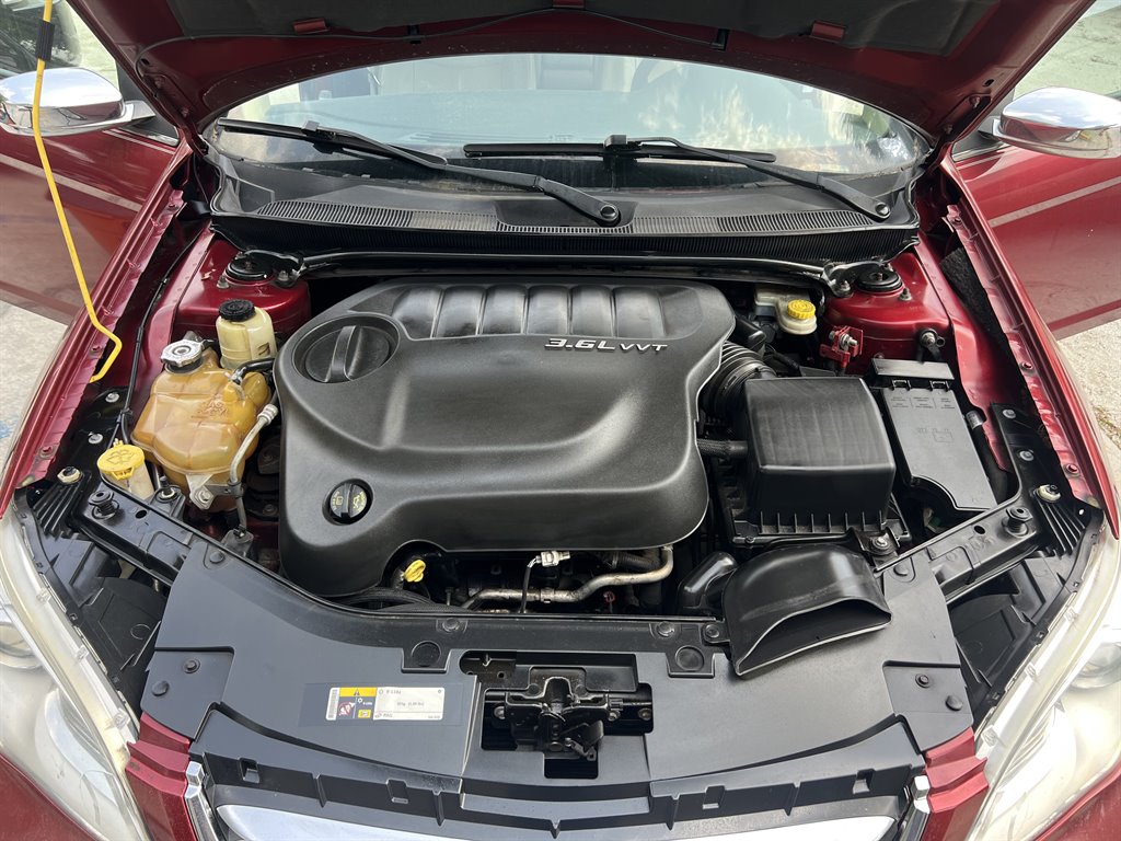 2014 Chrysler 200 - $4,199