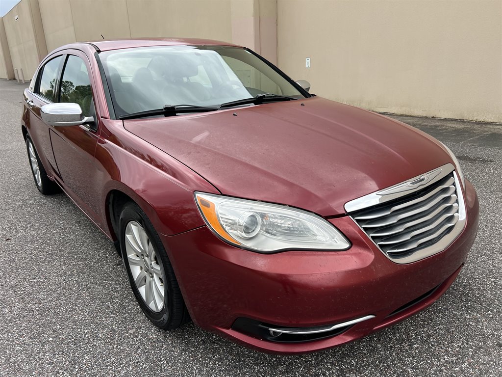 2014 Chrysler 200 - $4,199