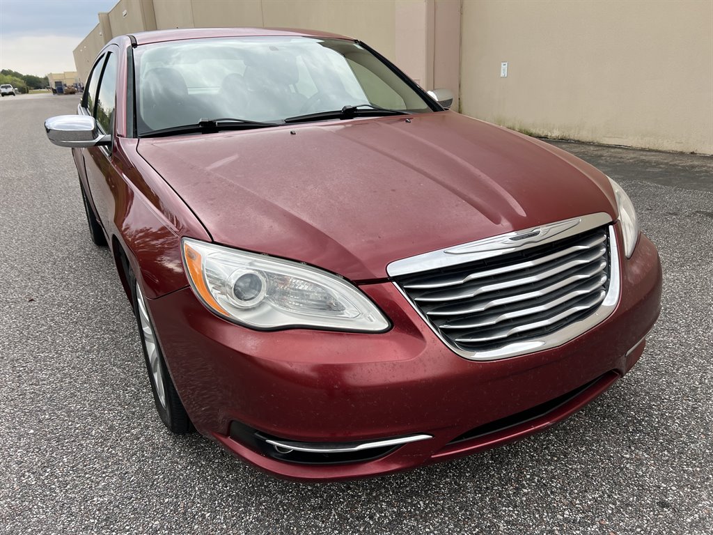 2014 Chrysler 200 - $4,199