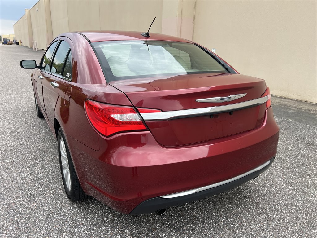 2014 Chrysler 200 - $4,199
