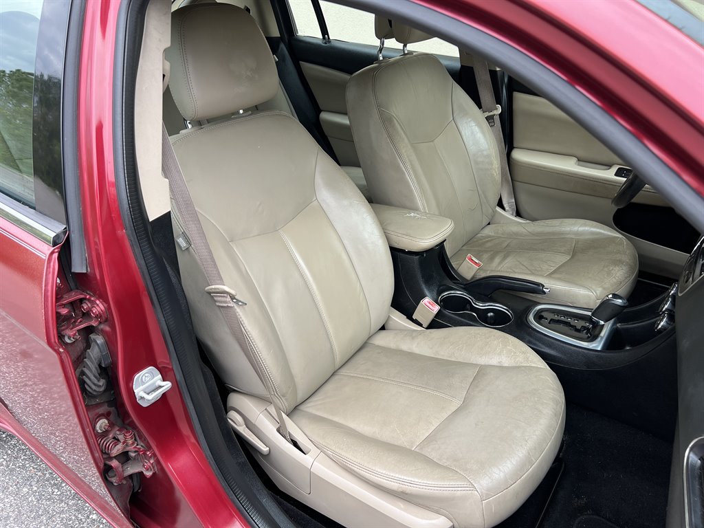 2014 Chrysler 200 - $4,199