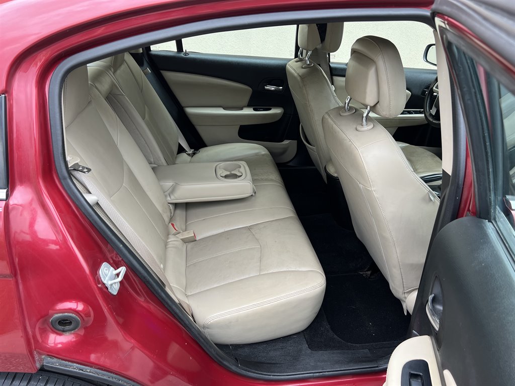 2014 Chrysler 200 - $4,199