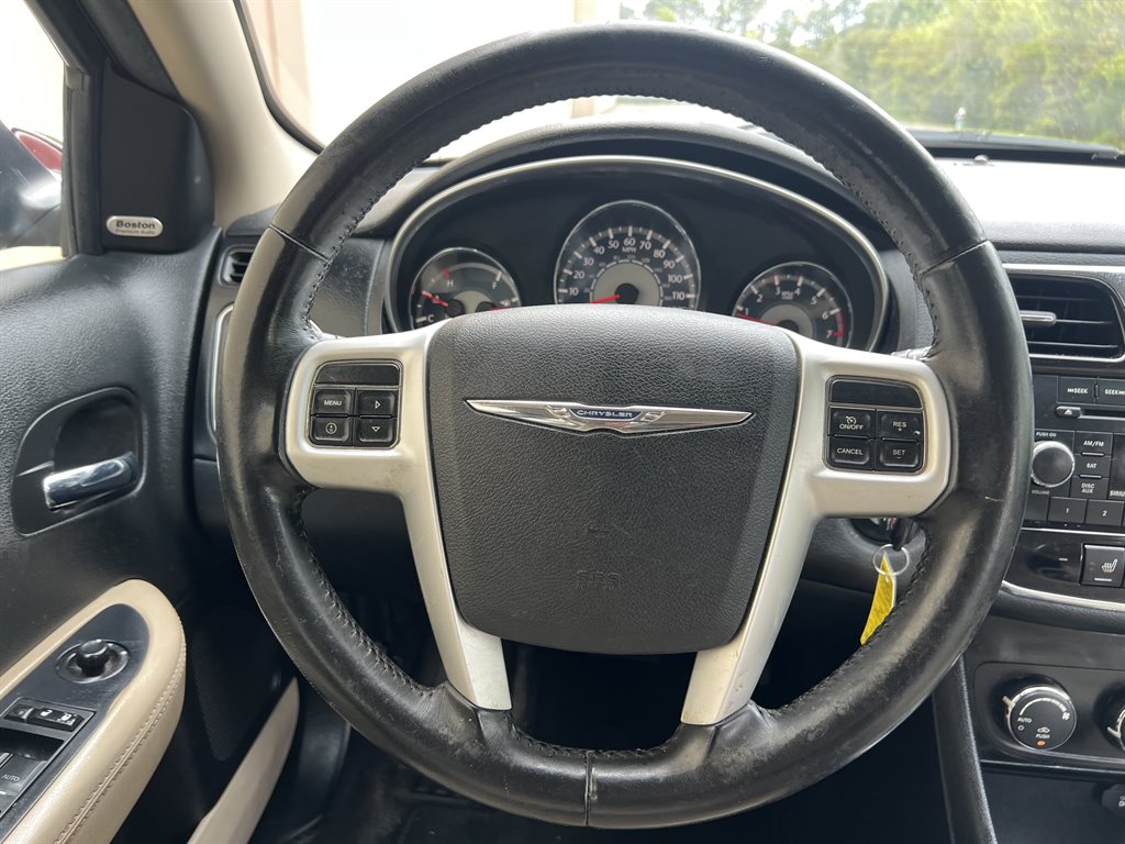 2014 Chrysler 200 - $4,199