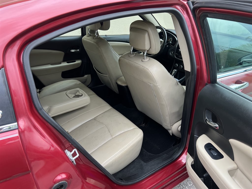 2014 Chrysler 200 - $4,199
