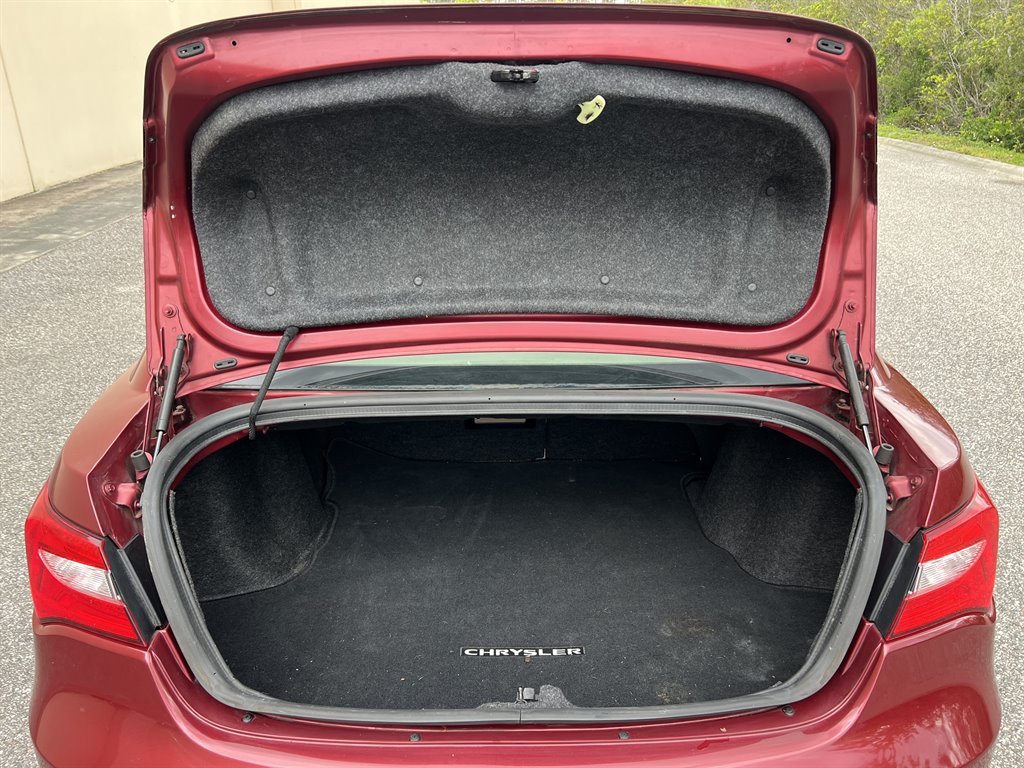 2014 Chrysler 200 - $4,199