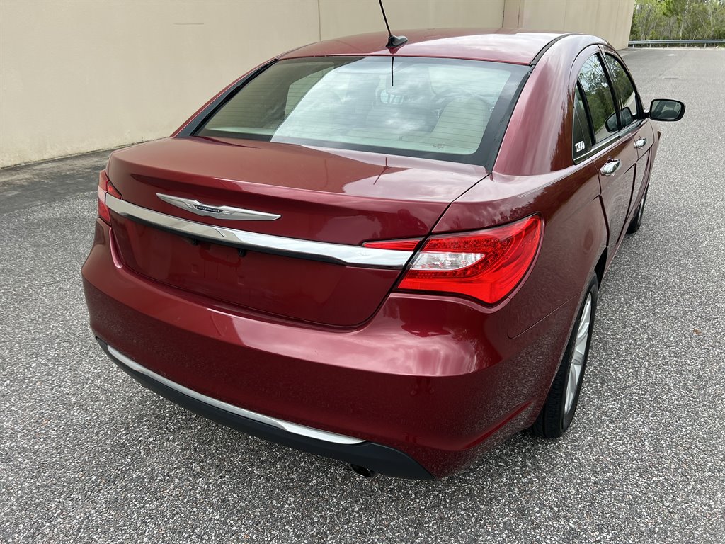 2014 Chrysler 200 - $4,199