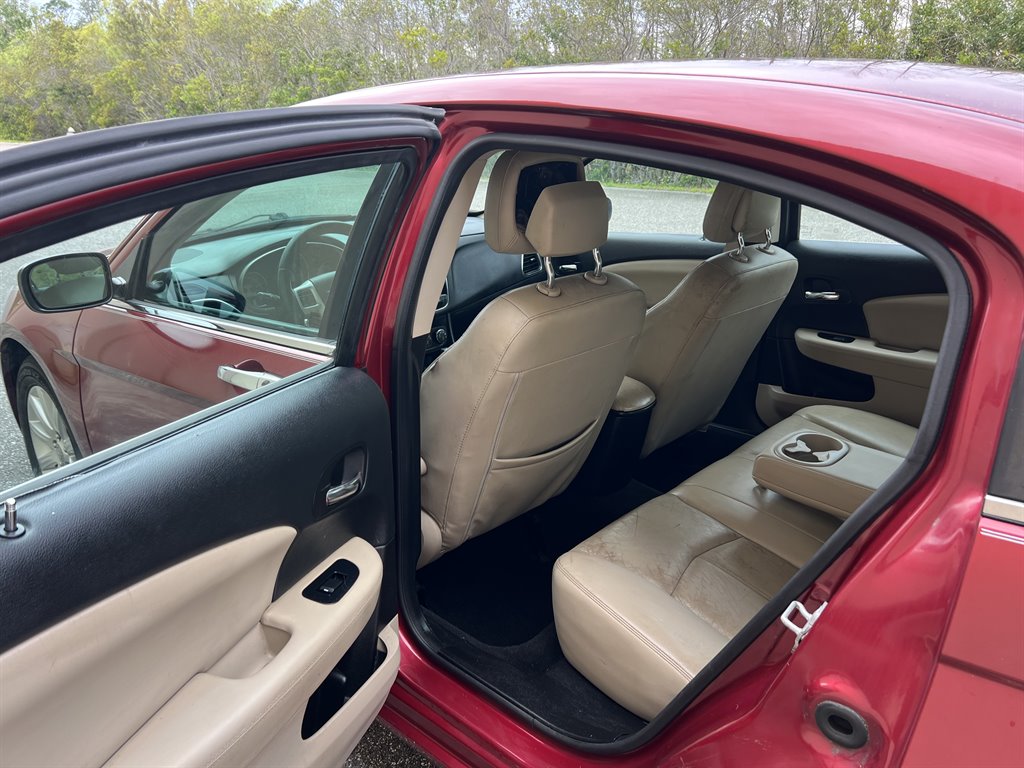 2014 Chrysler 200 - $4,199