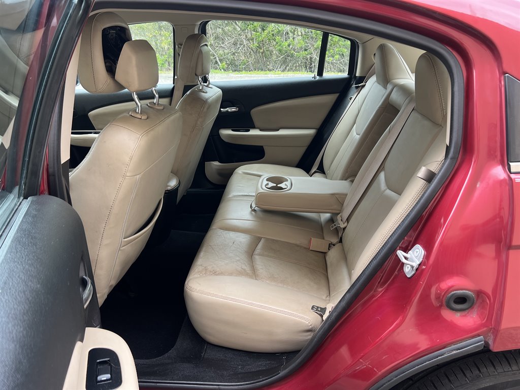 2014 Chrysler 200 - $4,199
