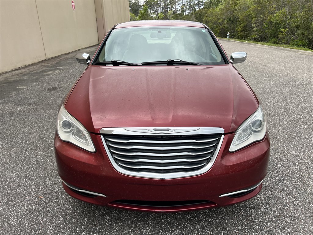 2014 Chrysler 200 - $4,199