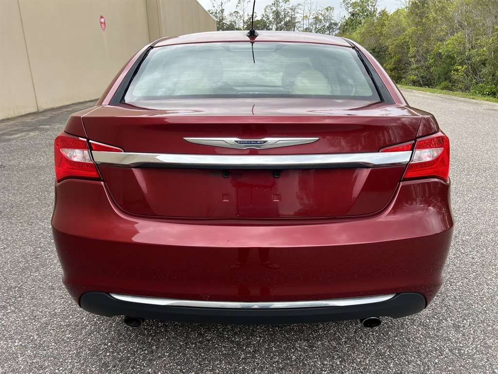 2014 Chrysler 200 - $4,199
