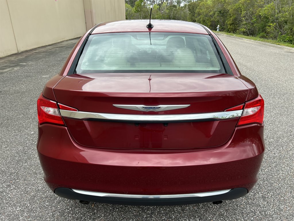 2014 Chrysler 200 - $4,199