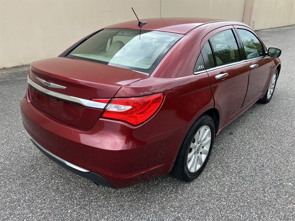 2014 Chrysler 200 - $4,199