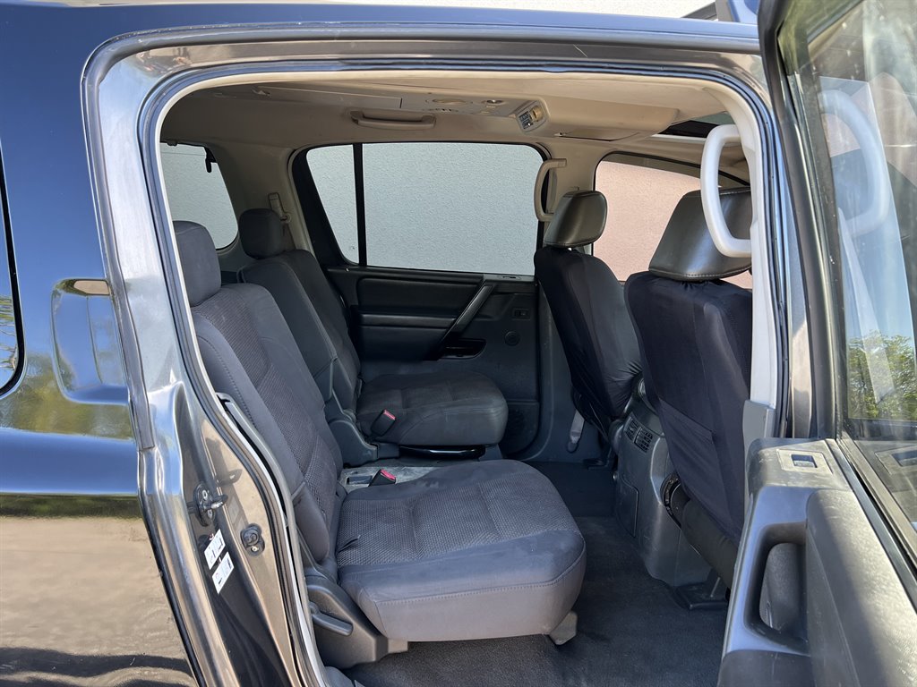 2005 Nissan Armada SE photo