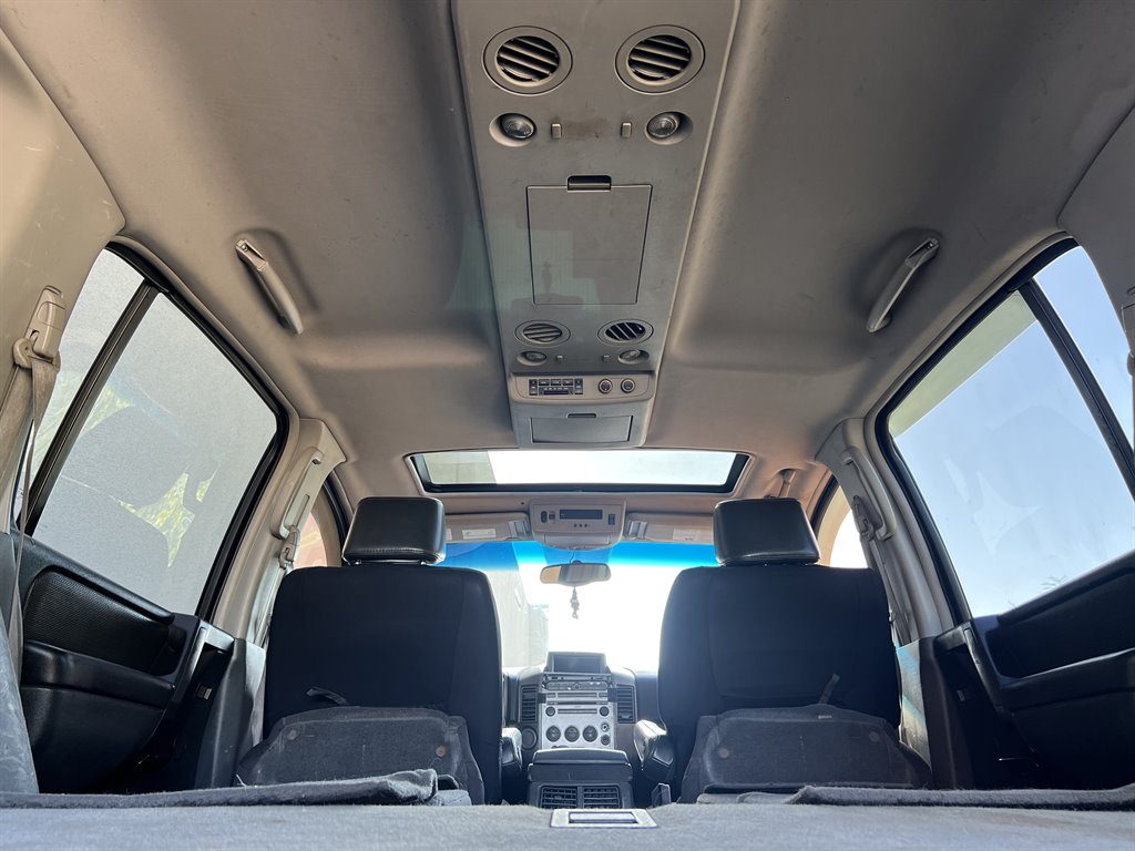 2005 Nissan Armada SE photo