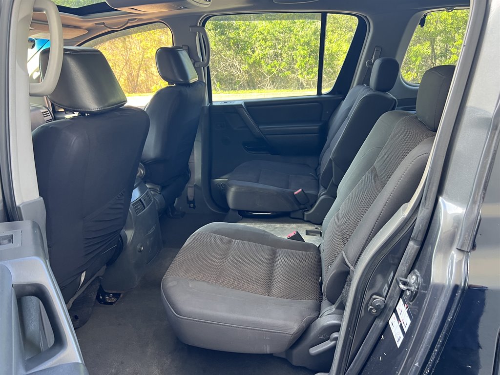2005 Nissan Armada SE photo