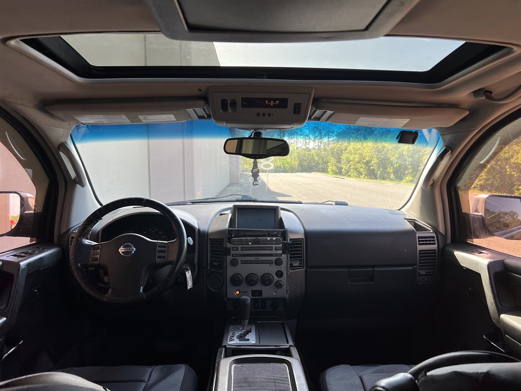 2005 Nissan Armada SE photo