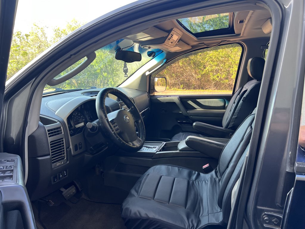 2005 Nissan Armada SE photo