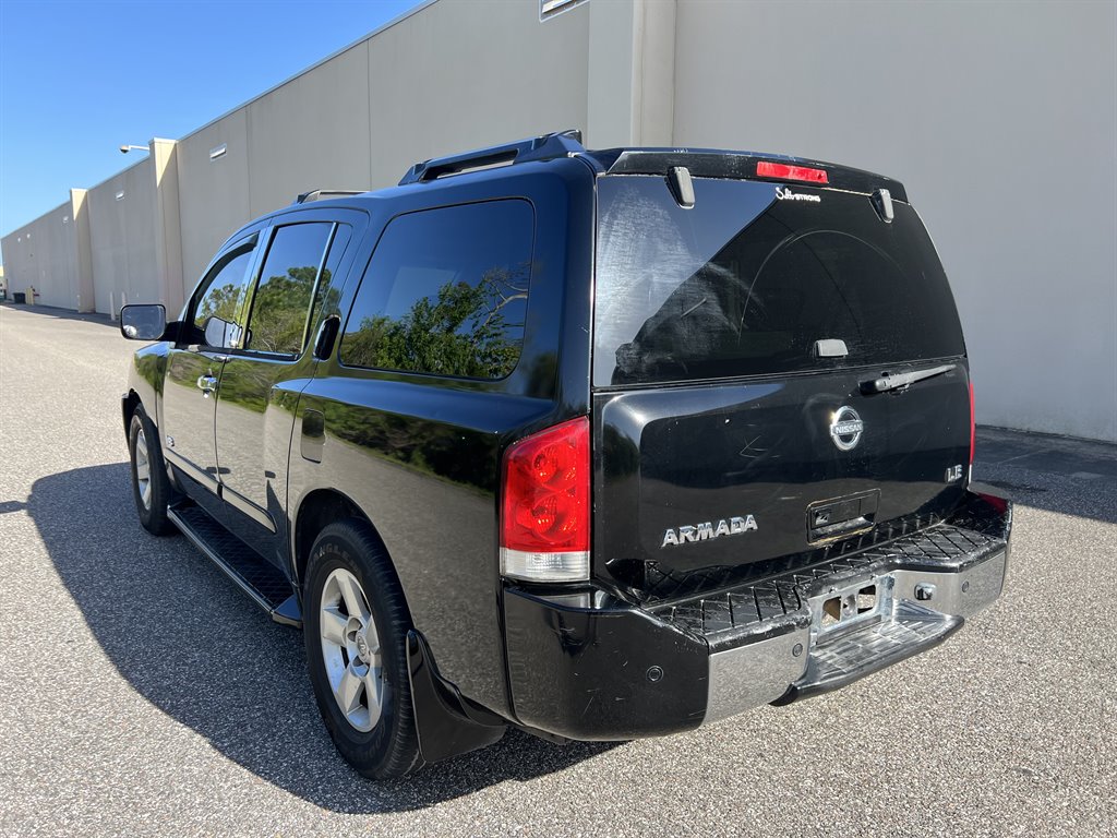 2005 Nissan Armada SE photo