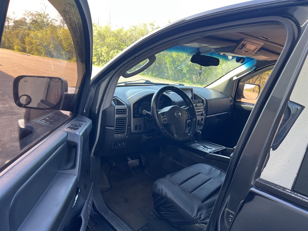 2005 Nissan Armada SE photo