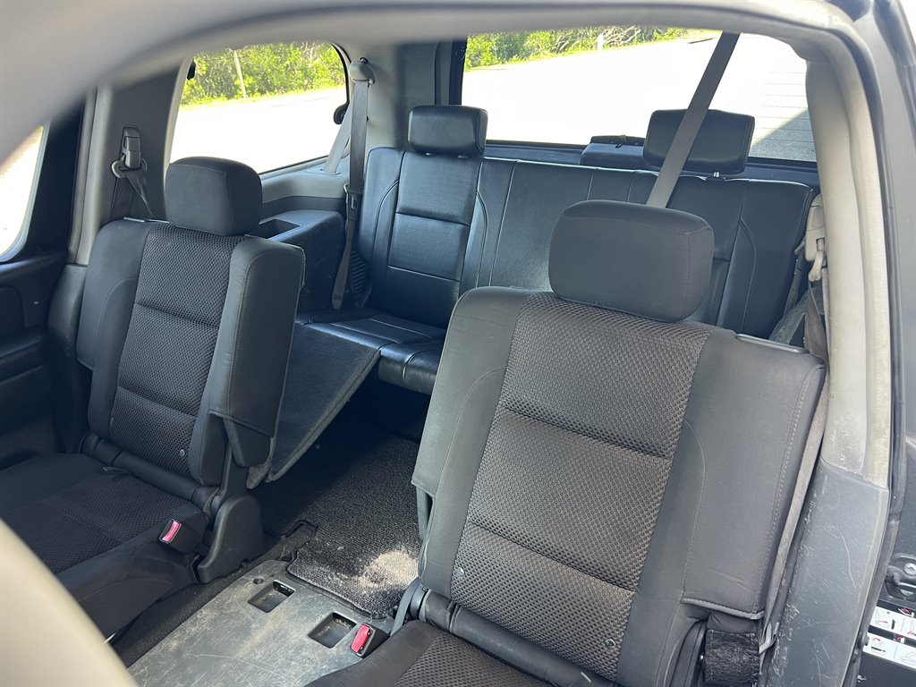 2005 Nissan Armada SE photo