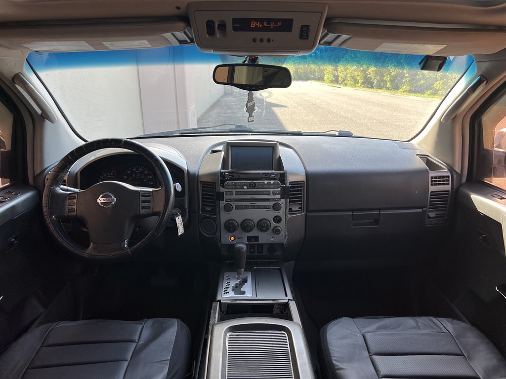 2005 Nissan Armada SE photo