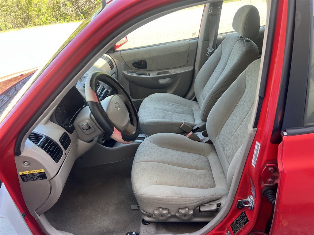 2005 Hyundai Accent GLS photo